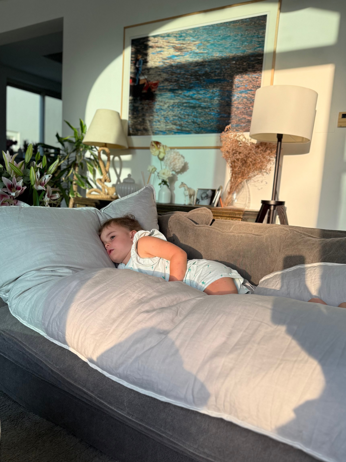 The GiGi Large Linen Floor Bed