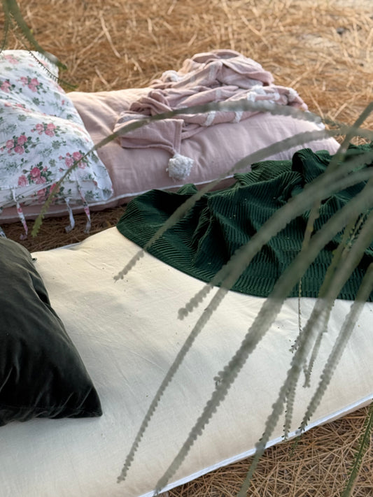 The GiGi Large Linen Floor Bed