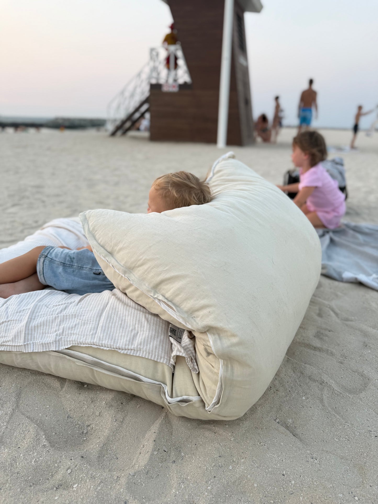 The GiGi Large Linen Floor Bed